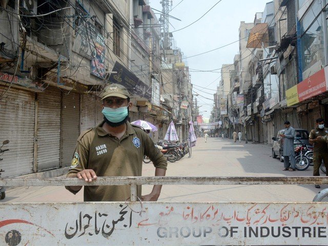 کورونا وبا؛ پنجاب میں کاروبار اور تفریحی مقامات شام 6 بجے بند کرنے کا حکم