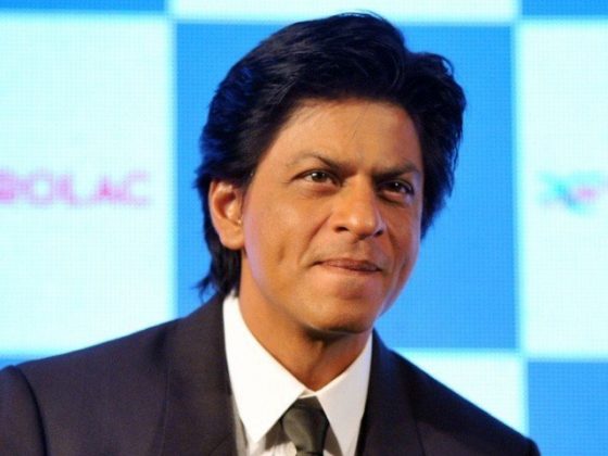 شاہ رخ خان نے غیراخلاقی سوال پوچھنے پر مداح کو شرمسار کردیا