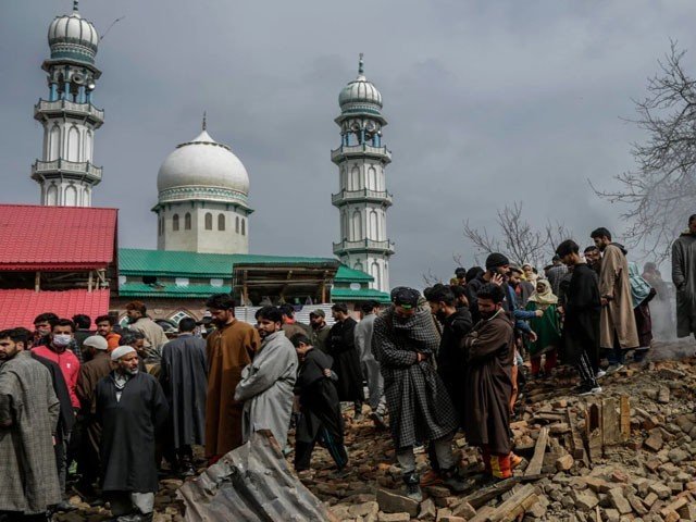 بھارتی فوج کی مقبوضہ کشمیر میں مسجد کی بے حرمتی، مزید 4 نوجوان شہید