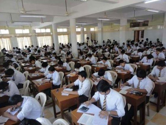 حکومت کا بغیر امتحان طلبا کو پروموٹ نہ کرنے کا فیصلہ