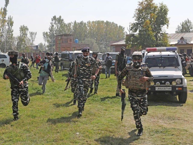 بھارتی فوج کی گاڑی پر حملے میں کرنل سمیت 6 افراد ہلاک