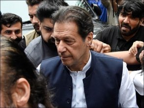 دہشت گردی کا مقدمہ؛ عمران خان جے آئی ٹی کے دوسرے نوٹس پر بھی پیش نہ ہوئے