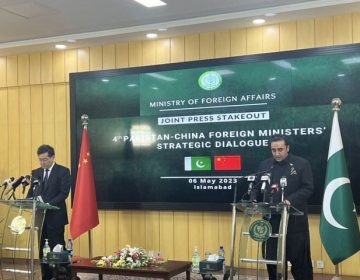 پاکستان میں سیاسی قوتیں مل بیٹھ کر سیاسی استحکام کی کوشش کریں، چینی وزیر خارجہ