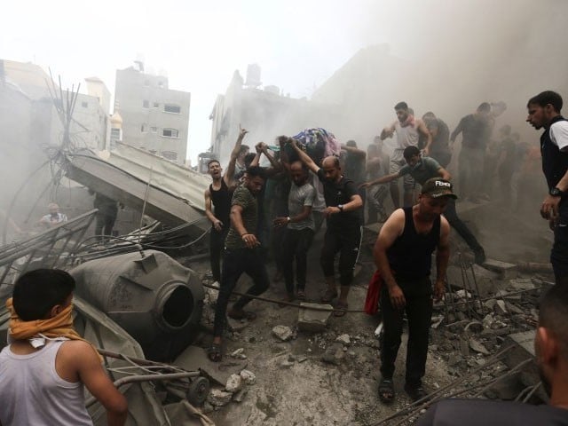 غزہ پر اسرائیل کے وحشیانہ حملے، شہادتوں کی تعداد 2 ہزار 215 ہوگئی