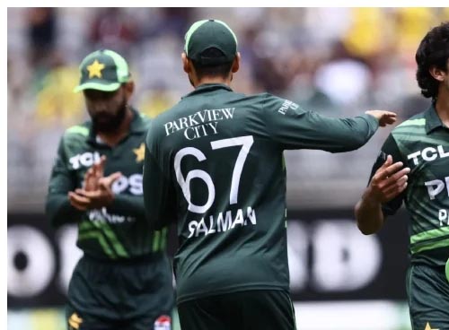 پاکستان نے 22 سال بعد آسٹریلیا کو ہوم گراؤنڈ پر ون ڈے سیریز ہراکر تاریخ رقم کردی